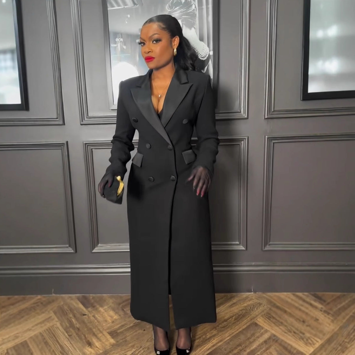 Sexy Elegant Long Blazer Dress With A Notched Collar And A Fitted Waist